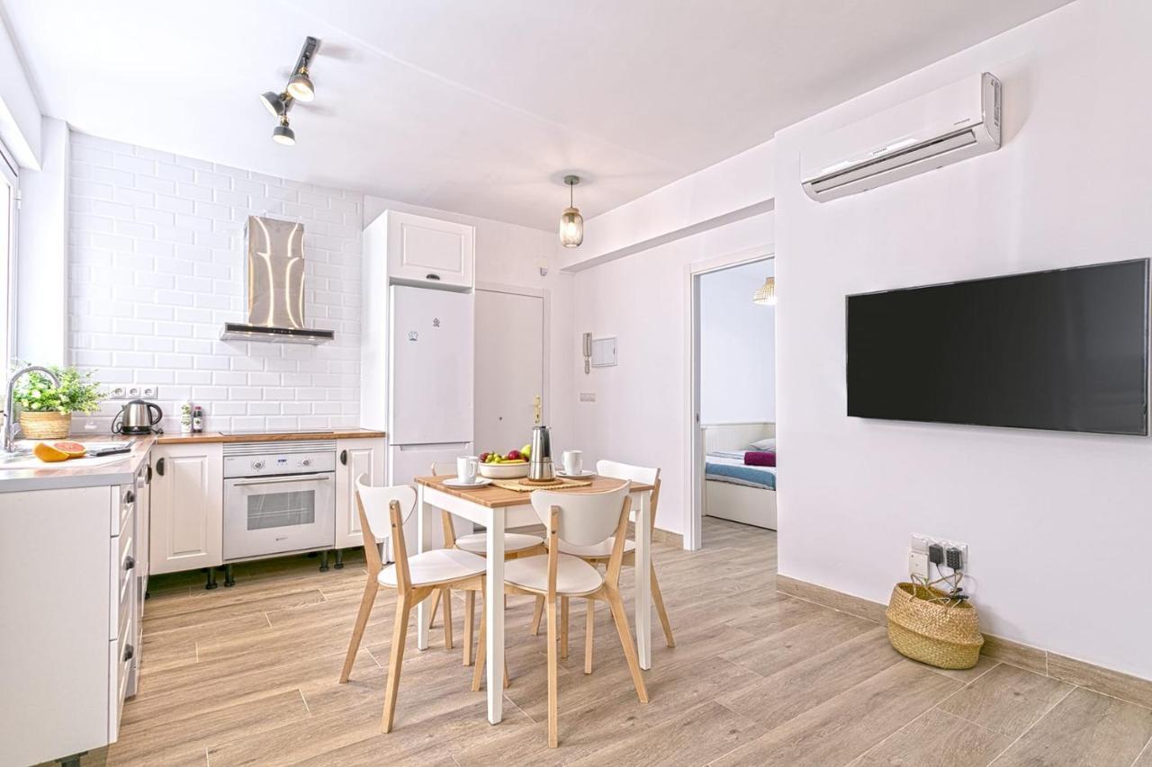 Precioso Apartamento Con Patio Malaga Ngoại thất bức ảnh