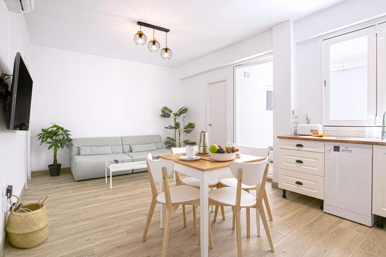 Precioso Apartamento Con Patio Malaga Ngoại thất bức ảnh