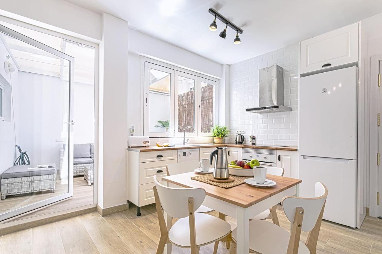 Precioso Apartamento Con Patio Malaga Ngoại thất bức ảnh